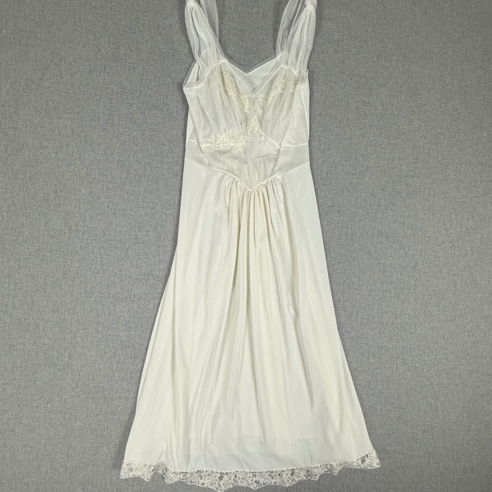 Vanity Fair Vintage White Lace Trim Nightgown Slip Dress Size 32 Ethereal